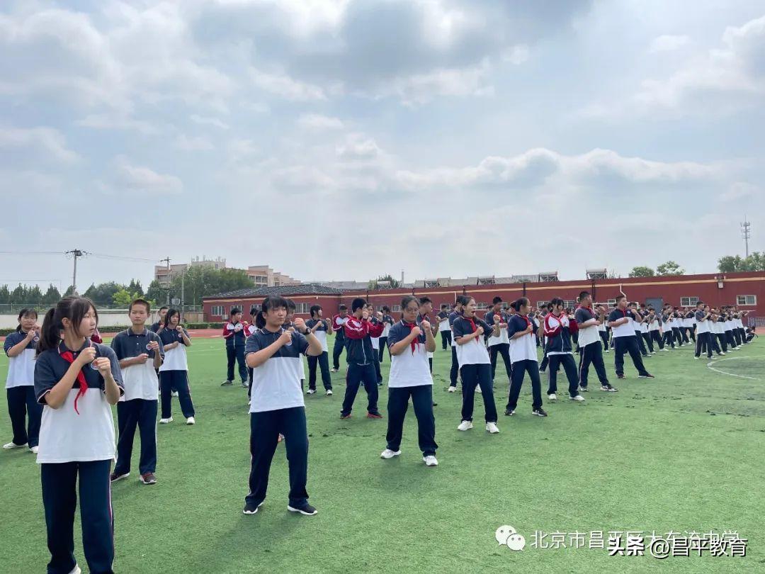 幼儿园入学第一天仪式感文案,新生报到第一天仪式感满格