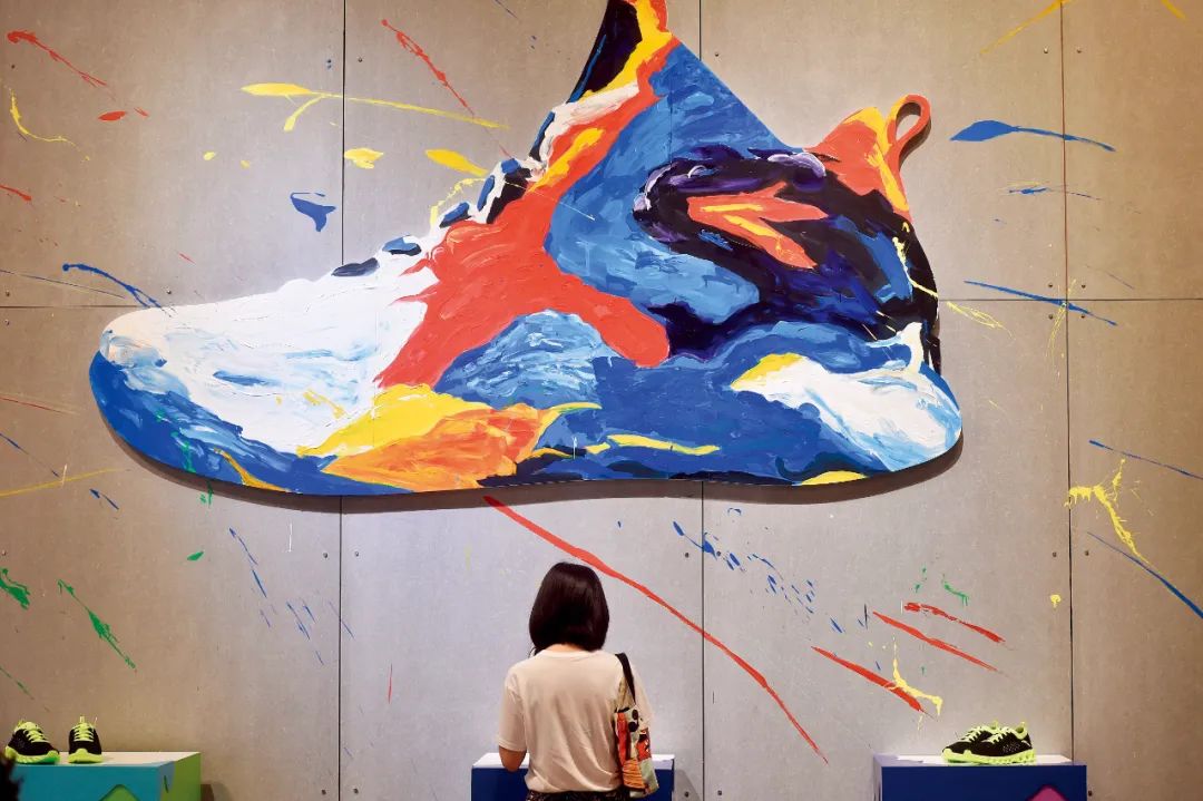 安踏李宁阿迪达斯耐克,舍弃耐克阿迪选择李宁安踏