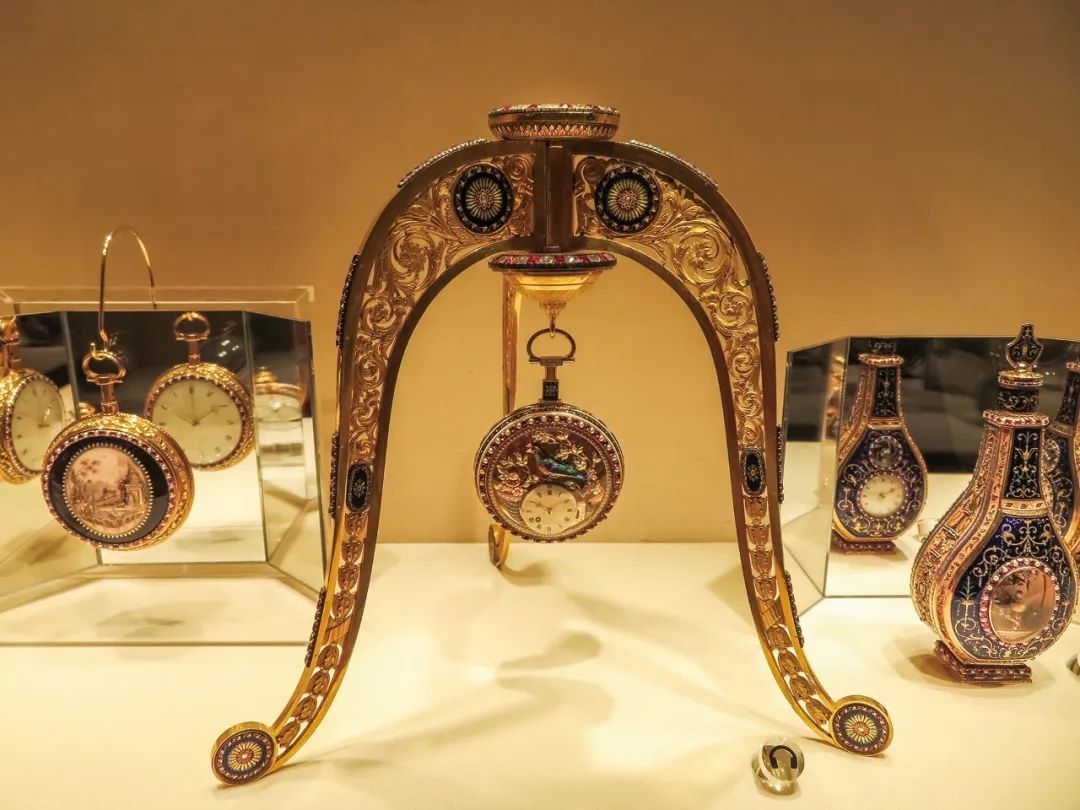 没有人能真正拥有百达翡丽英文,百达翡丽只为下一代保管