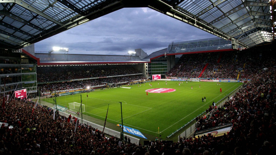 同样是职业球场，竟然大的大，小的小？这么多年都没发现！