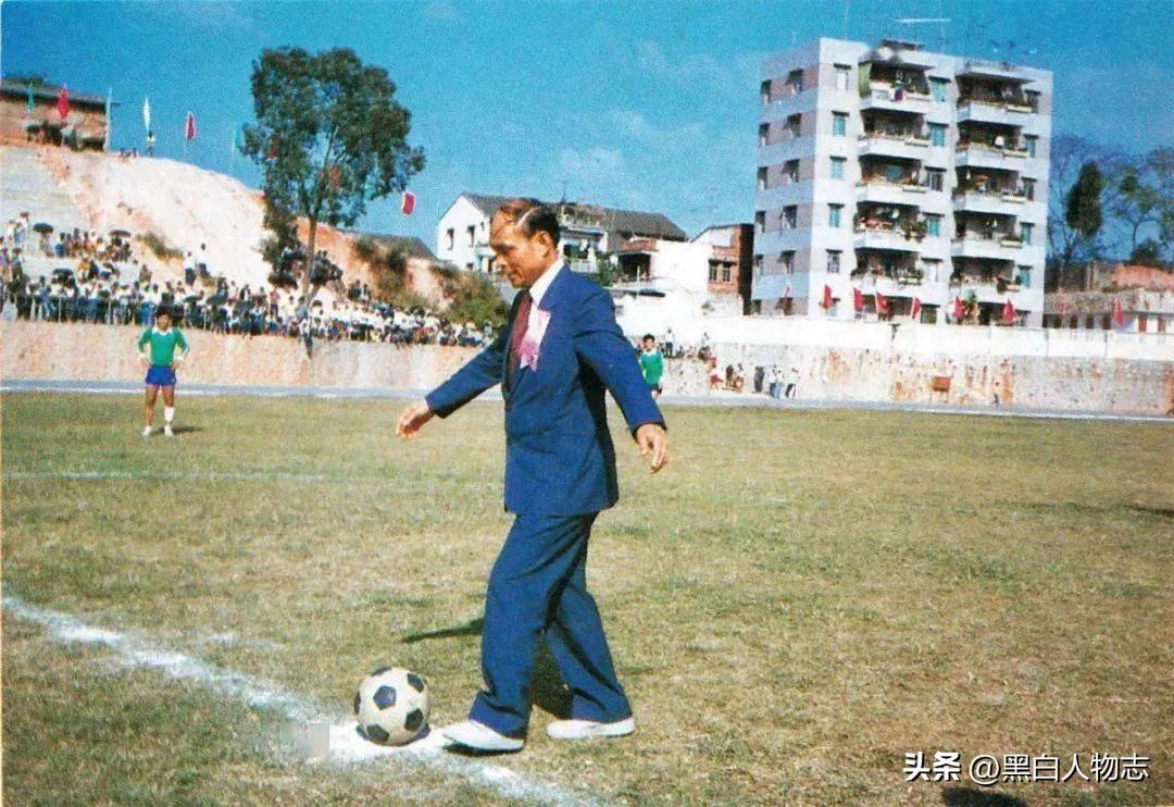 港澳江湖猛人“马交冯”：娱乐圈背后的大哥大，尹国驹的结*大哥拜**