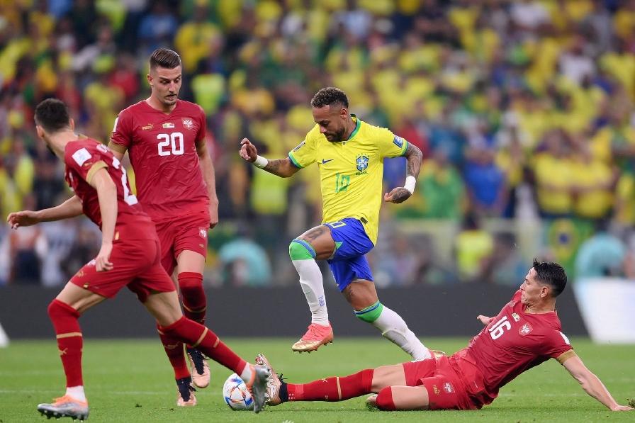 五星巴西盛大登场，理查利森独中两元击碎质疑，内马尔伤退太揪心