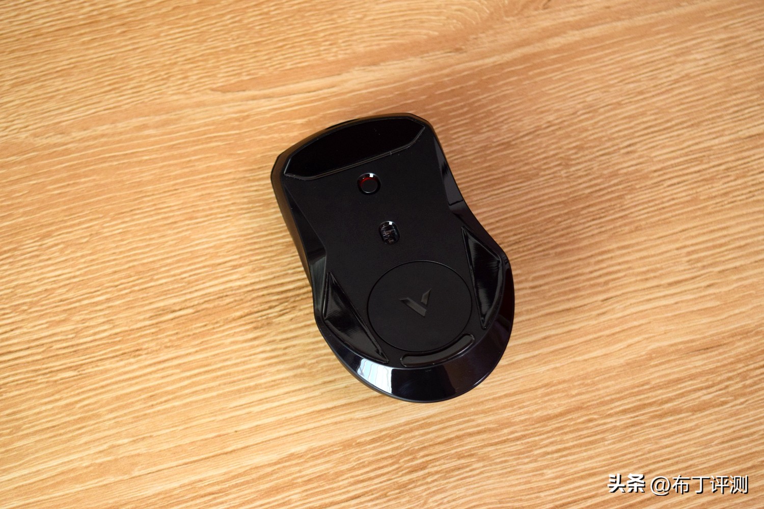 入门级无线游戏电竞鼠标,目前最好用的有线游戏鼠标