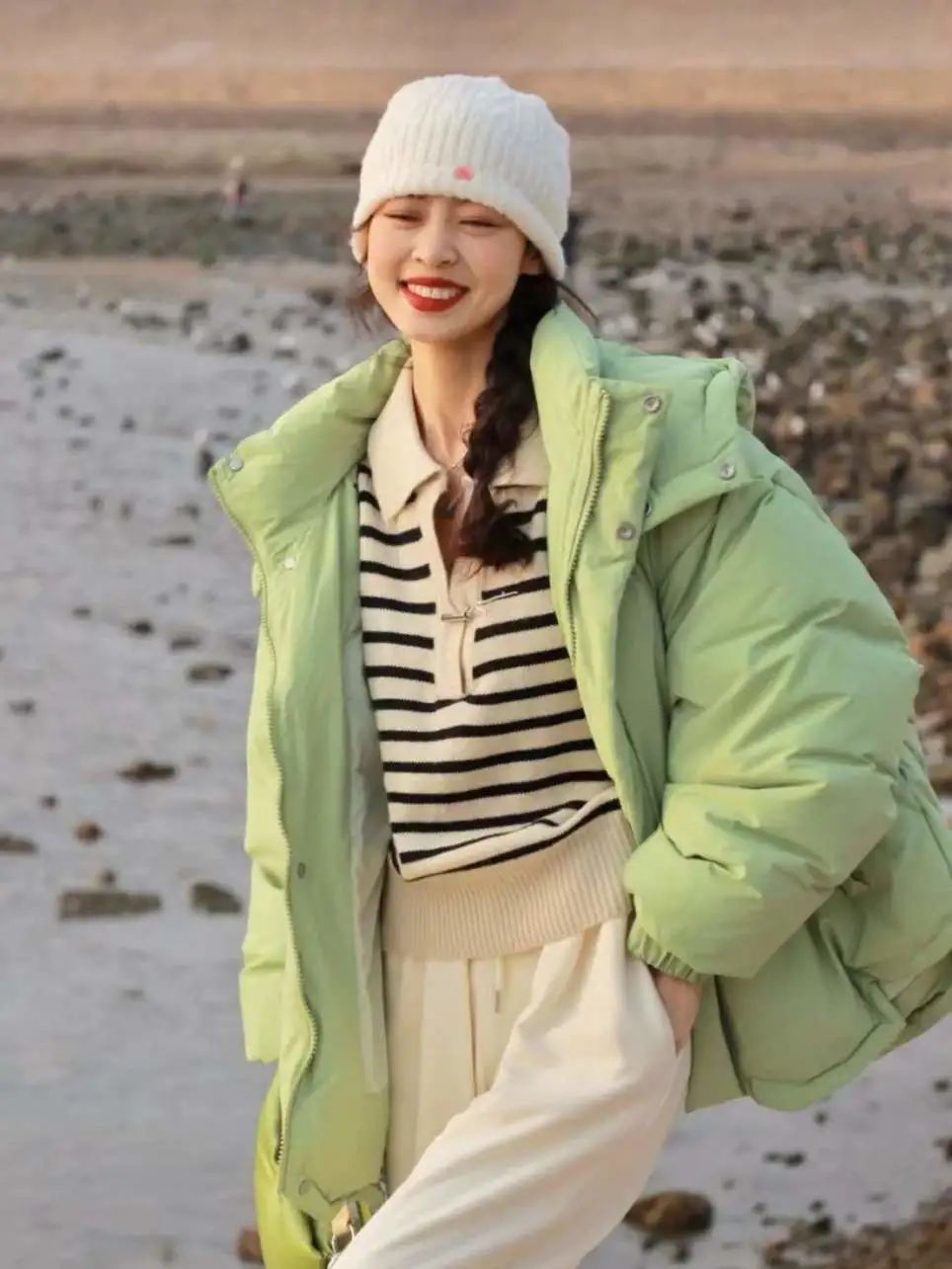 羽绒服怎么穿又好看又简单,羽绒服怎么穿才有高级感