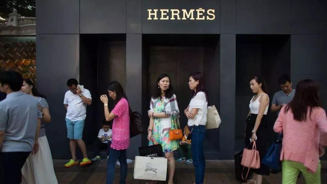 越来越多中国人热衷打包剩菜用国货，因为穷吗？务实的背后是自信