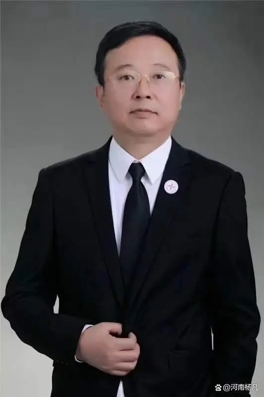 光明使者——记全国“五一”劳动奖章获得者、卓美眼科主任王新