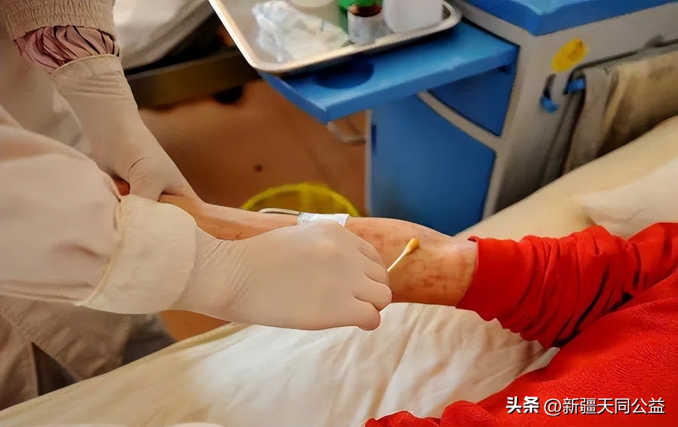 女子为证明爱情杀男友后自己自伤,30岁女子查出艾滋病怀疑老公