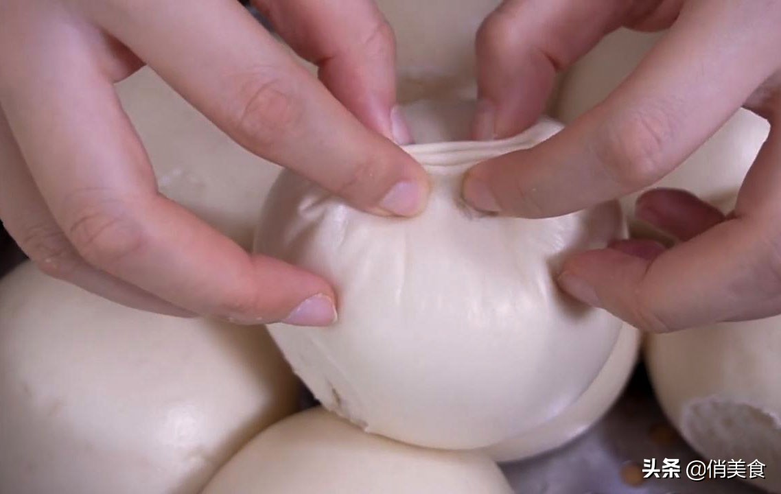 蒸馒头蓬松暄软的诀窍,白馒头一斤面粉加多少酵母