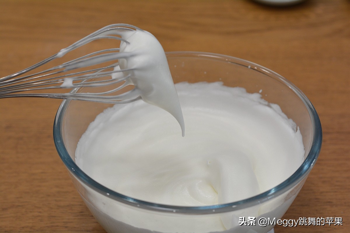 天使奶油蛋糕卷,甜口天使蛋糕卷图解