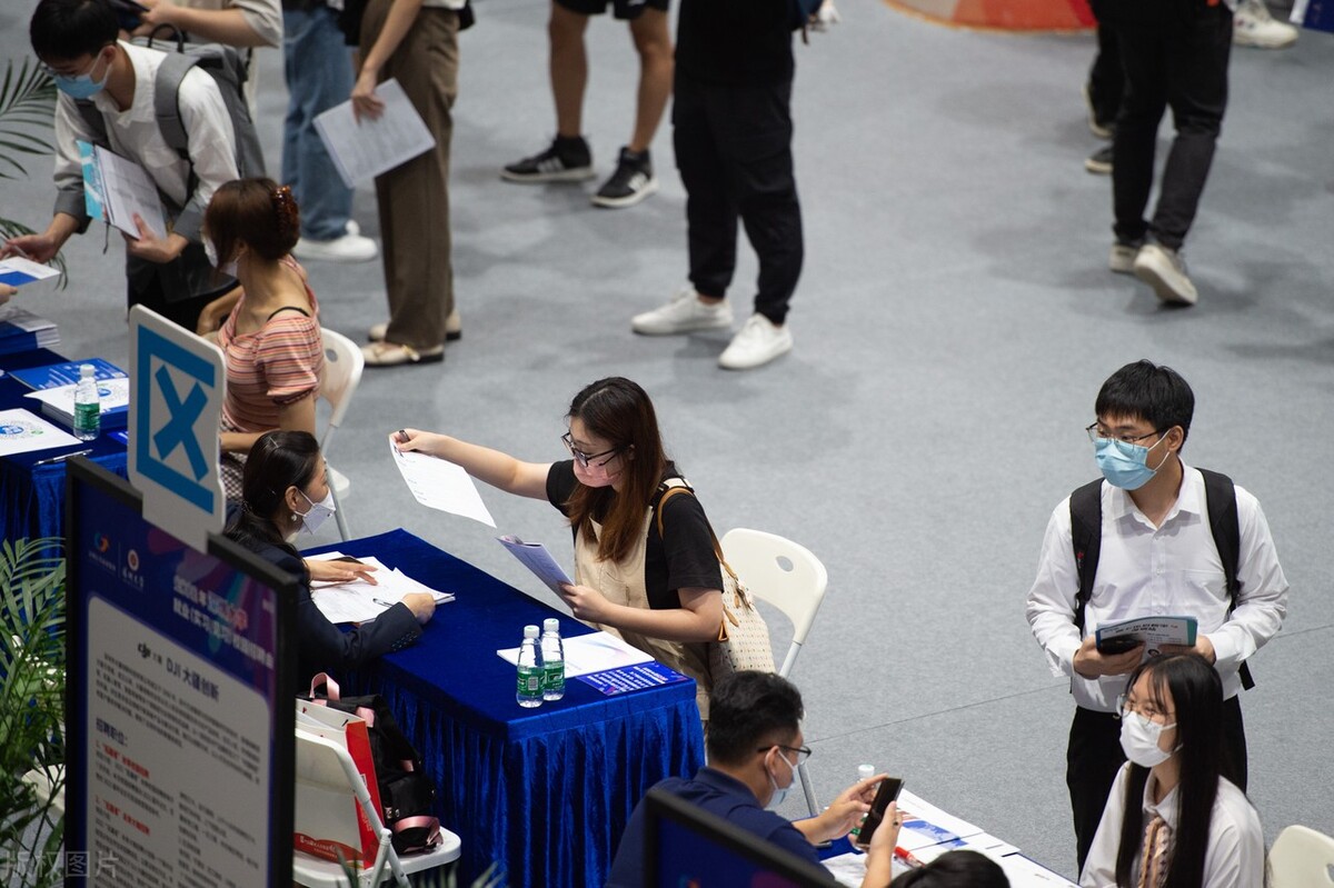 裁员不给钱套路,被裁员怎么谈补偿技巧