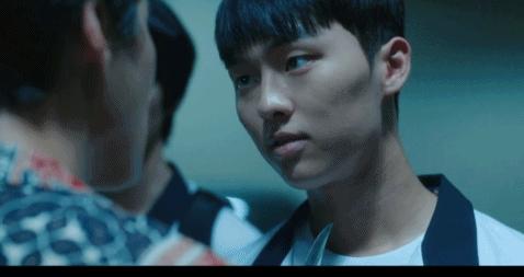 这未成年丑闻，怎么就封杀不掉？