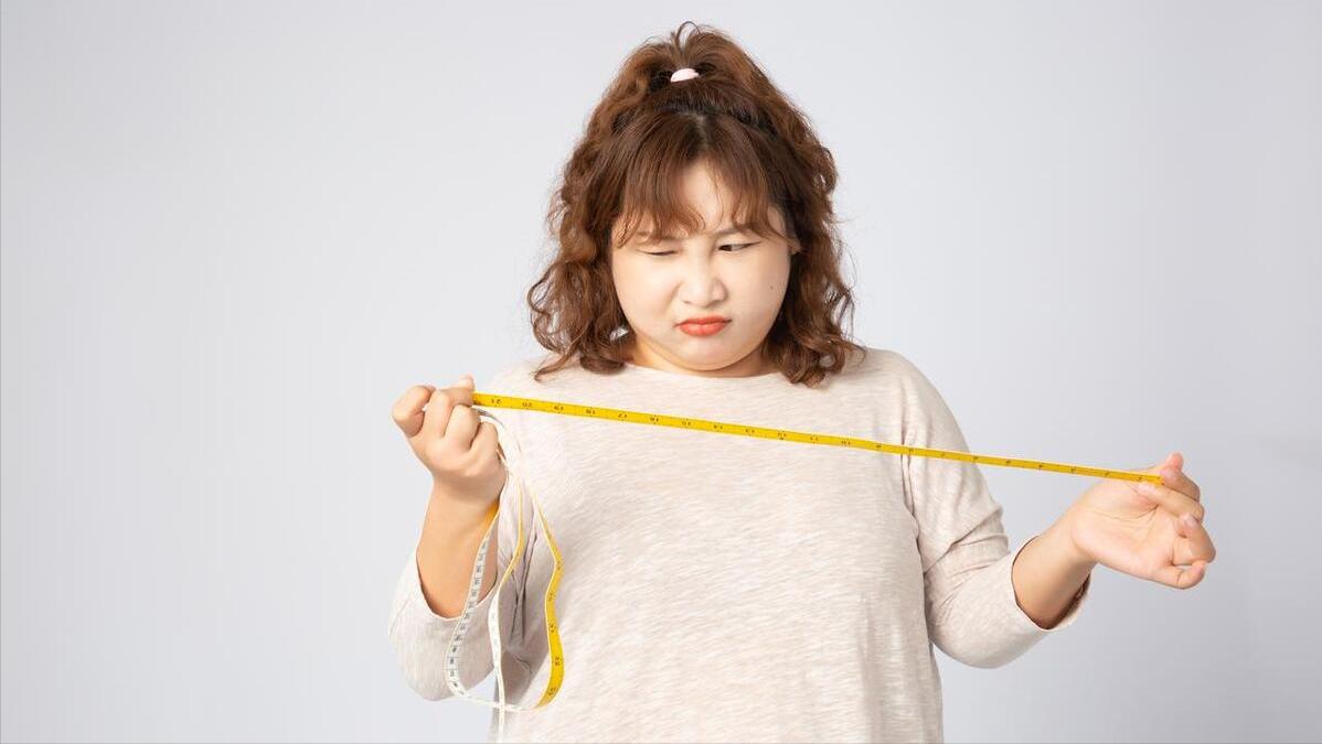 女性生完孩子一咳嗽就漏尿怎么办,女儿11岁一咳嗽就漏尿是怎么回事