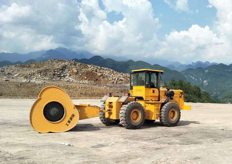 新建梅花冲击压路机碾压施工案例,冲击式压路机