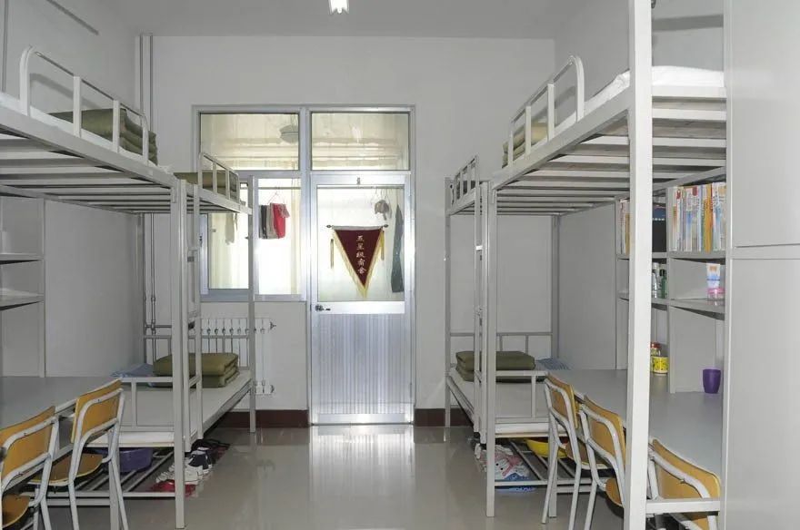 大学宿舍是四人间的宿舍有哪些,哪个大学宿舍四人间最好