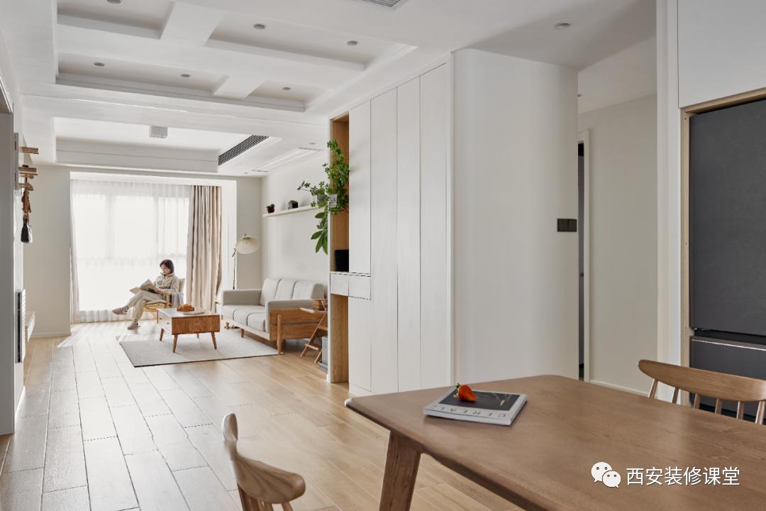 三房二厅北欧原木,130平方三室一厅轻奢极简