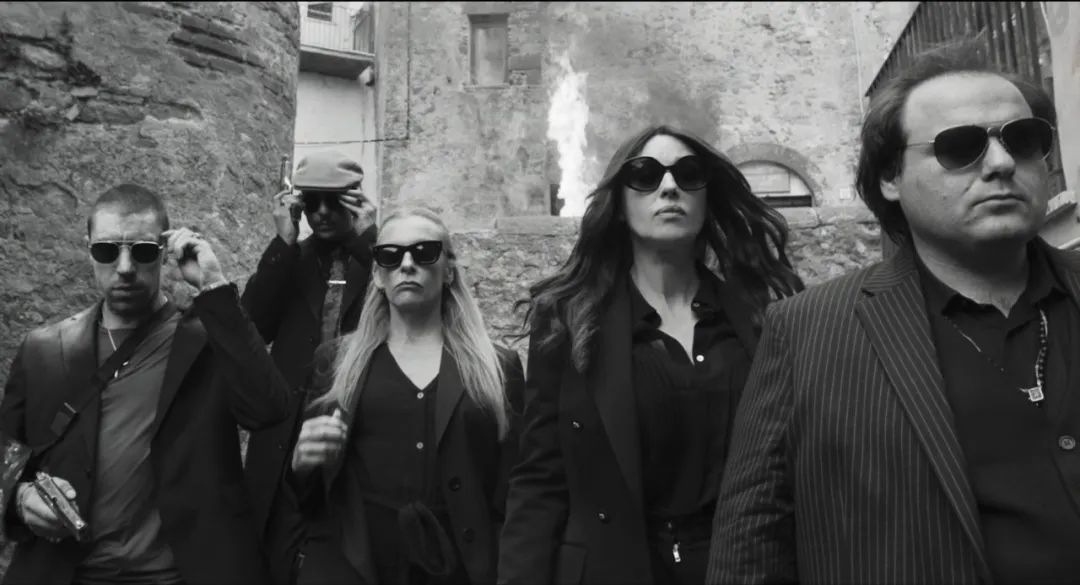 “球花”重出江湖，意大利人真就只会*ucfk**？