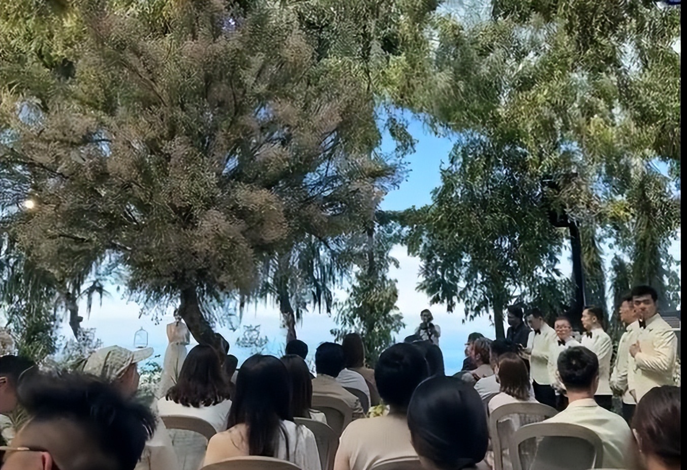 何超莲和窦骁婚礼娘家人出席了吗,何超莲窦骁将举办婚礼罕见同框