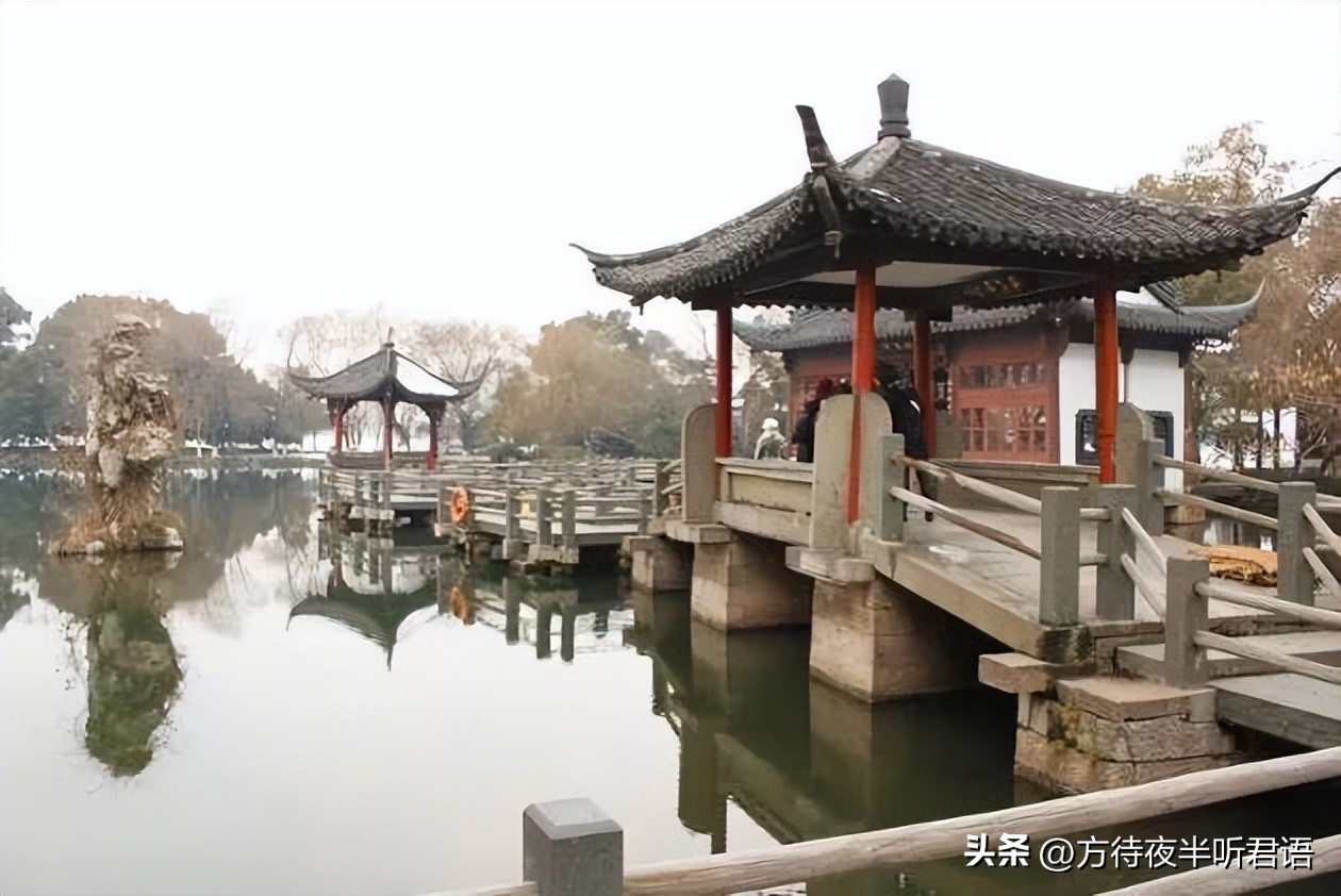 西湖十景之一三潭印月地图,杭州西湖三潭印月资料