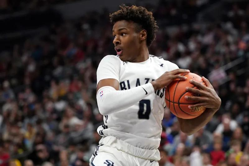 勒布朗詹姆斯的跳跃能力,勒布朗的两个儿子哪个厉害