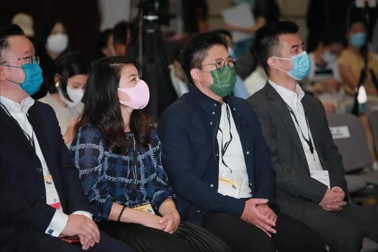 郭晶晶霍启刚最新消息出席晚宴,郭晶晶受伤霍启刚反应