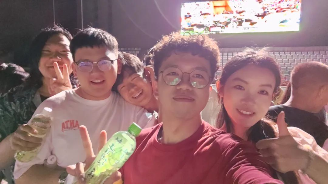 同城热搜第二！《大三女生》开播即热播