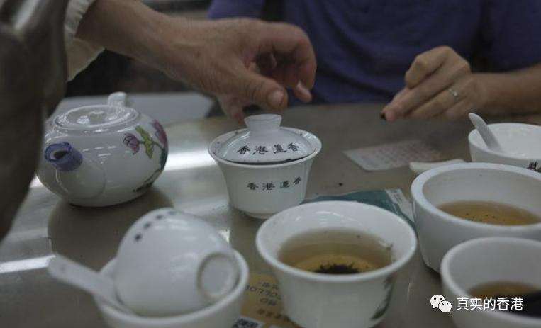 香港莲香楼结业原因,香港92岁老店莲香楼结业