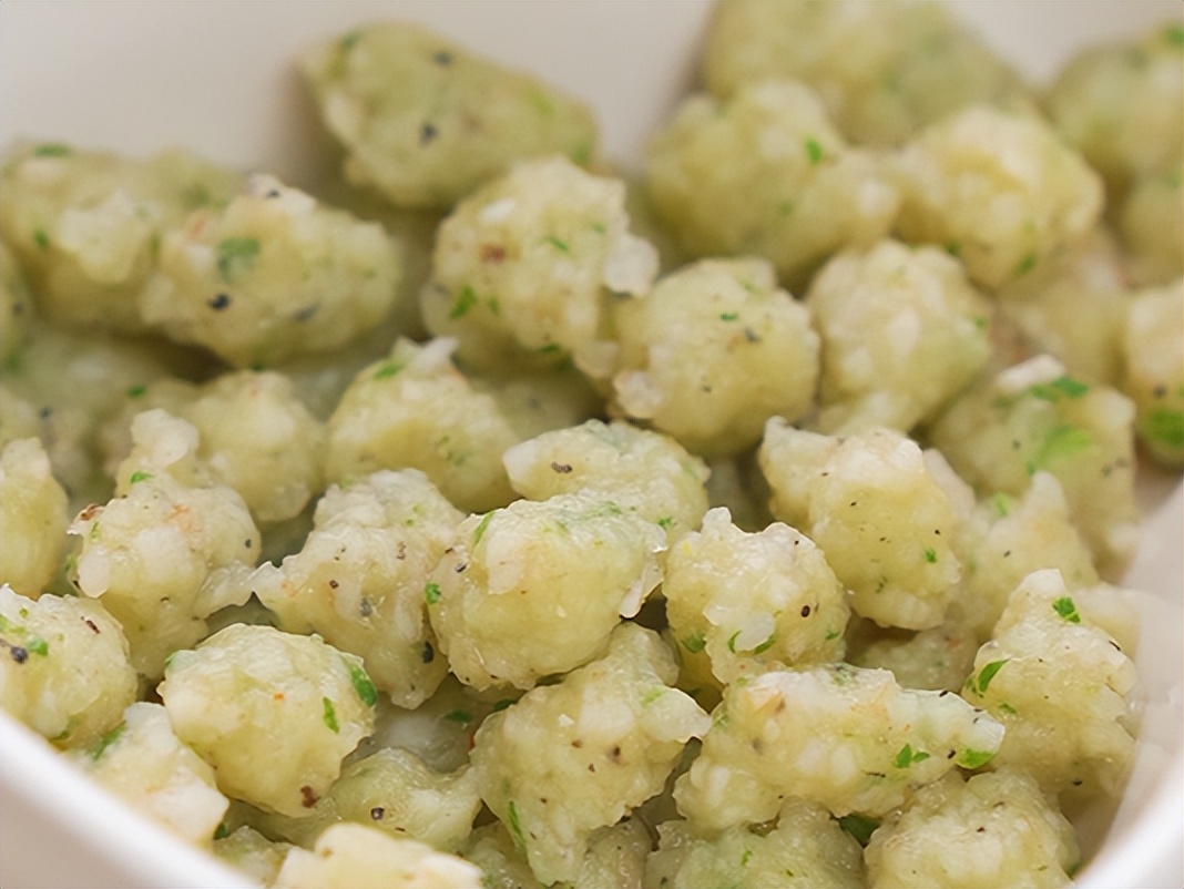 糯糯香甜可口的小丸子,好吃又软糯的糯米小丸子