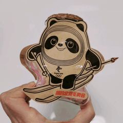 来吧~展示！谁能拒绝花灯版“冰墩墩”“雪容融”