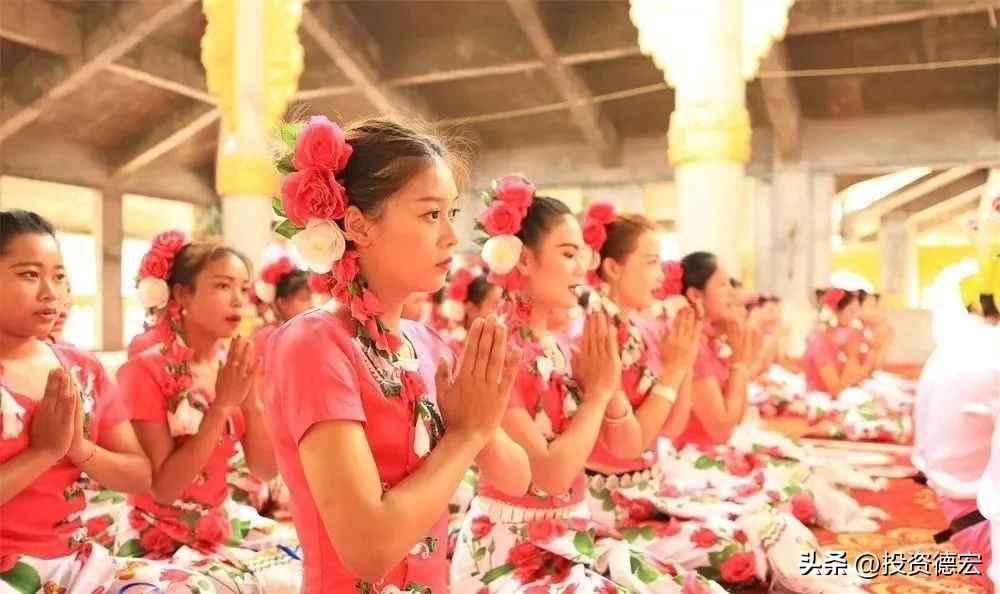 瑞丽德昂泼水狂欢节,云南旅游攻略德宏泼水节