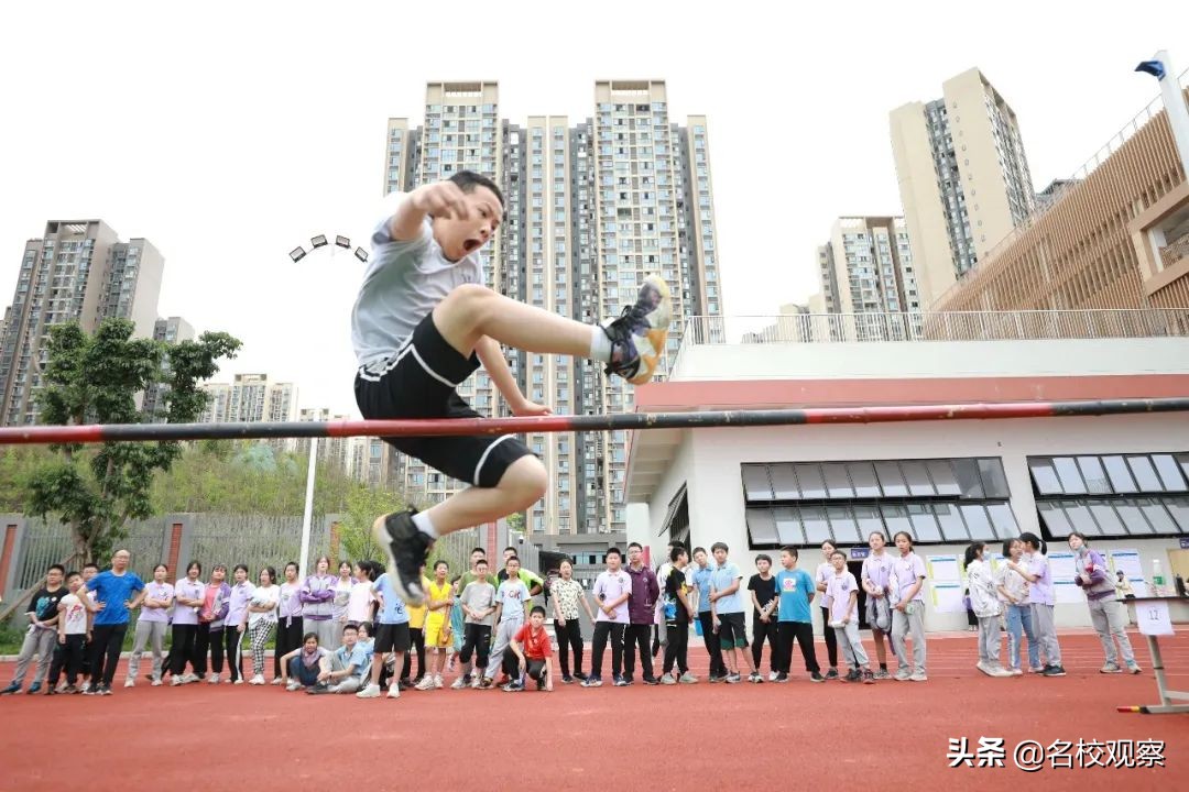六年级女生立定跳远两米什么水平,小学四年级女生立定跳远最好成绩