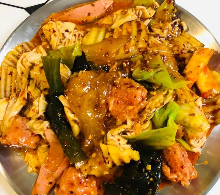 东北麻辣拌都是什么菜,经典美食之东北麻辣拌