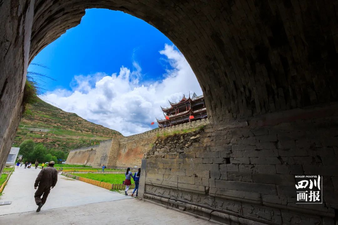 松潘古城好玩吗,松潘古城里的美景