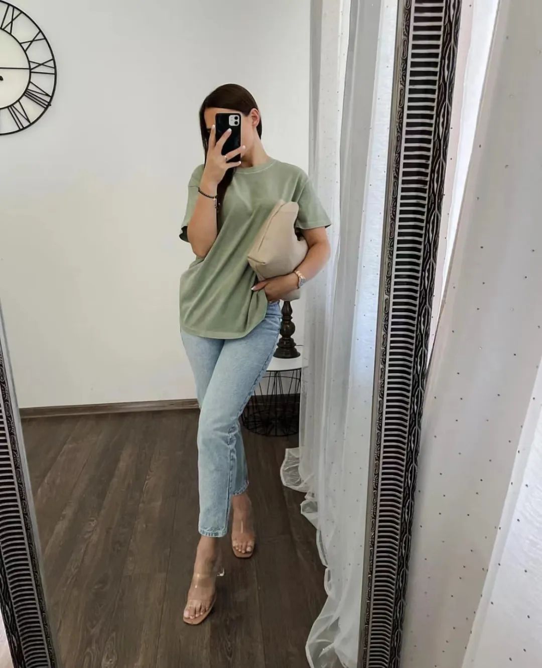 彩色大t恤怎么穿好看,今年时髦宽松t恤