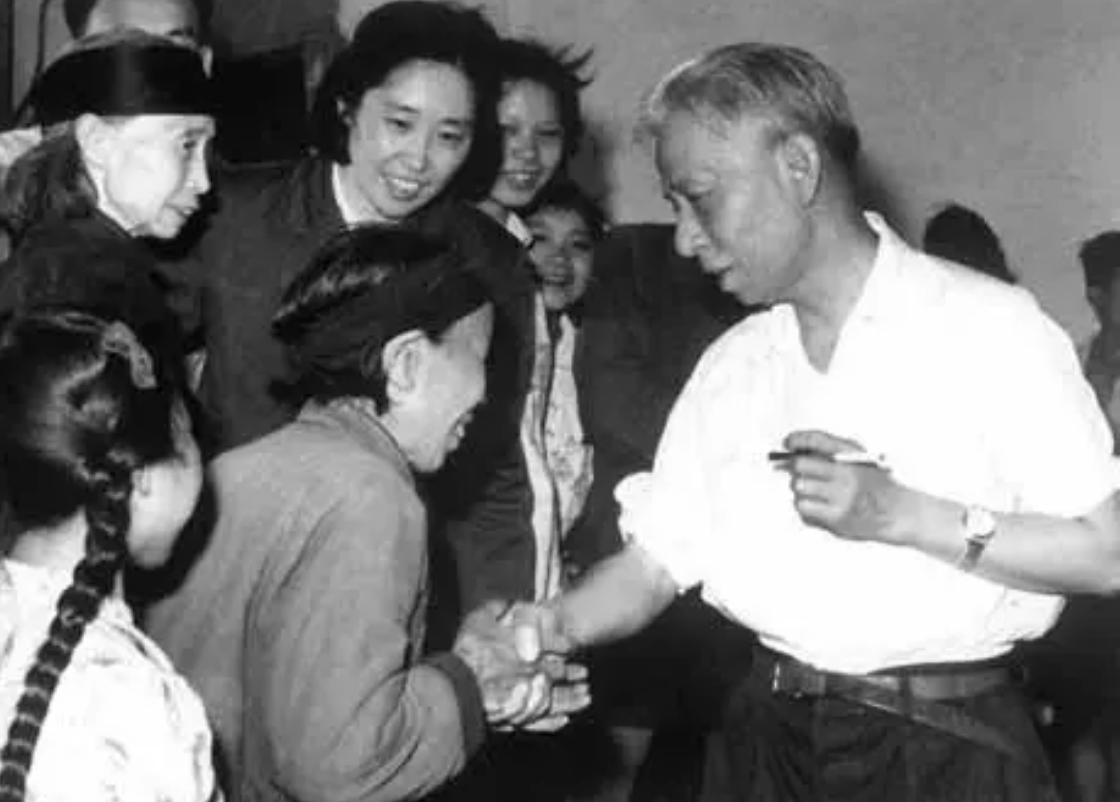 2006年王光美弥留之际，说了三个字花明楼，儿女们瞬间泪如雨下