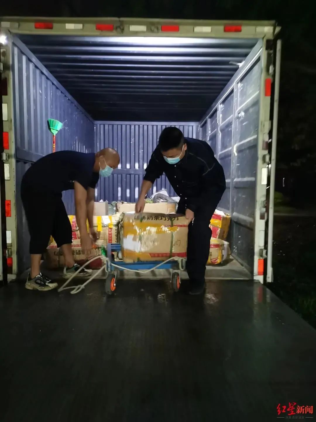 违法团伙淀粉加“伟哥”制售假药,淀粉加伟哥赚200倍暴利团伙被捕