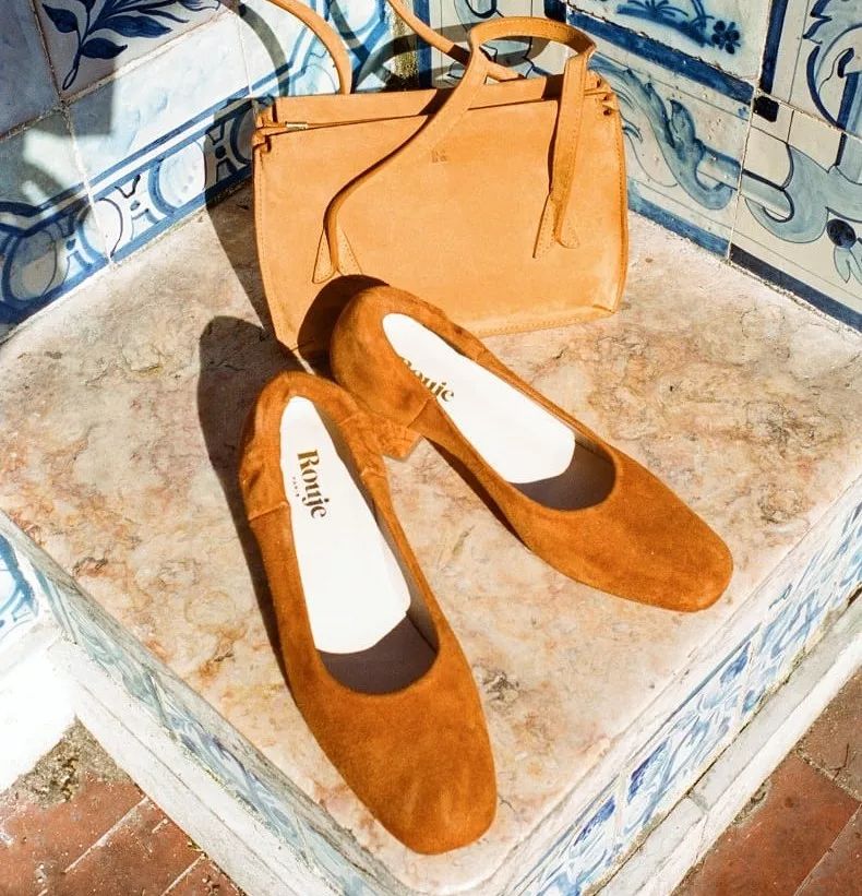 奶奶鞋和老爹鞋哪个好搭配 (奶奶鞋怎么搭配好看最新款)