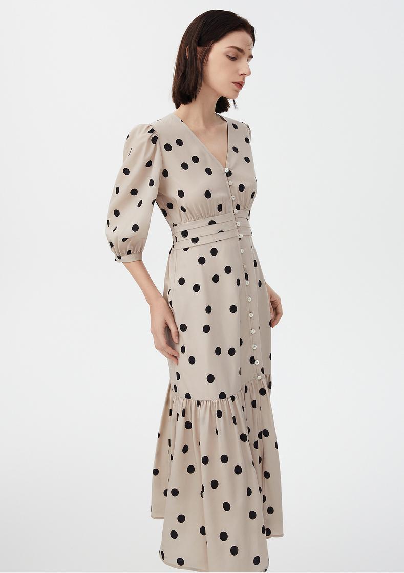 什么牌子的衣服适合30-40岁女士穿,哪种牌子的衣服适合30多岁女性穿