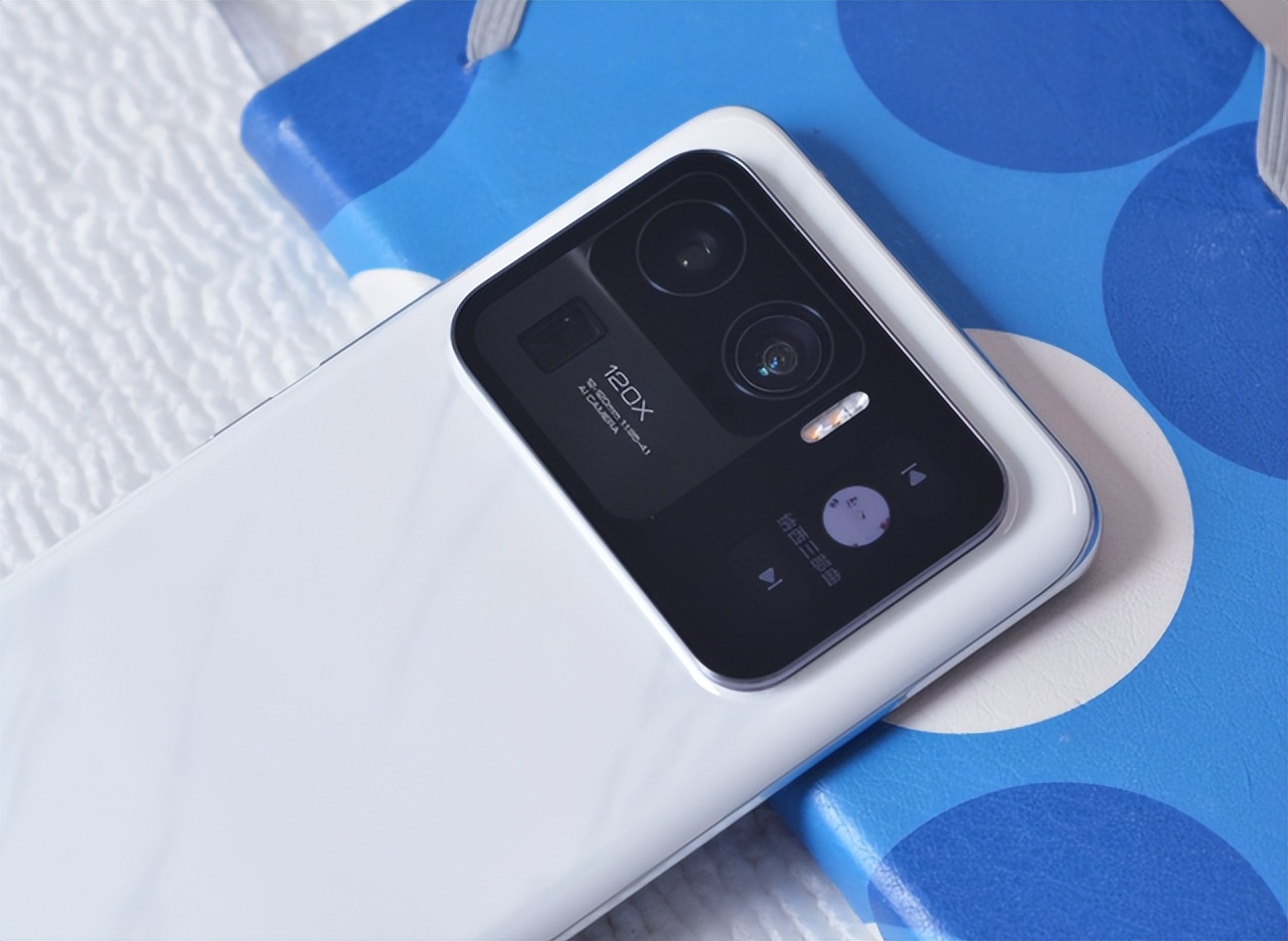 从6499元跌至3339元，12G+256G，120倍变焦旗舰售价近乎“腰斩”