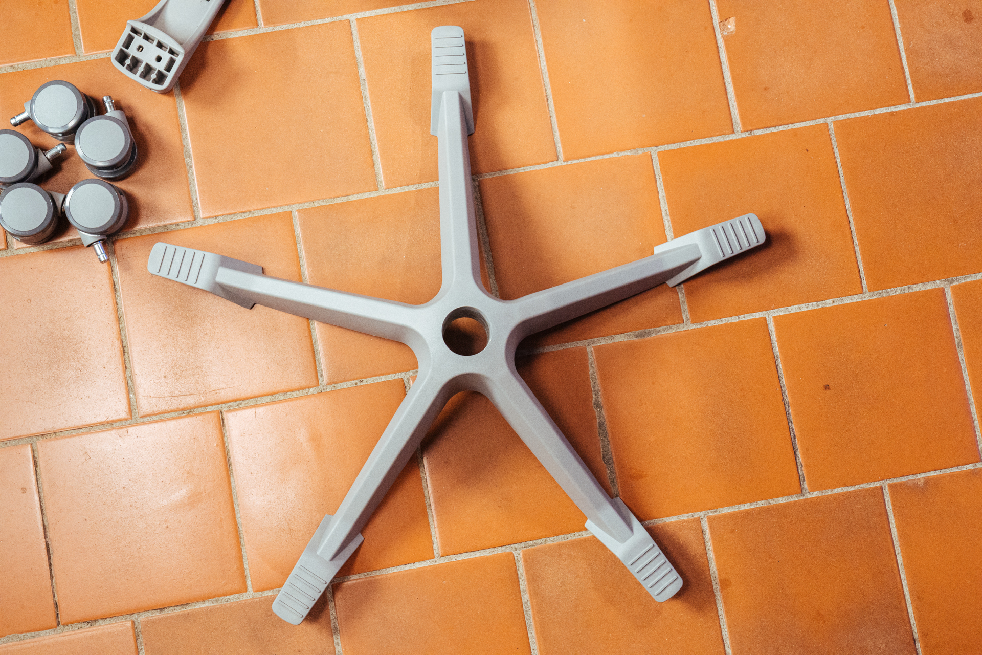 久坐办公室怎么缓解肩颈痛瑜伽,缓解办公室久坐腰疼瑜伽