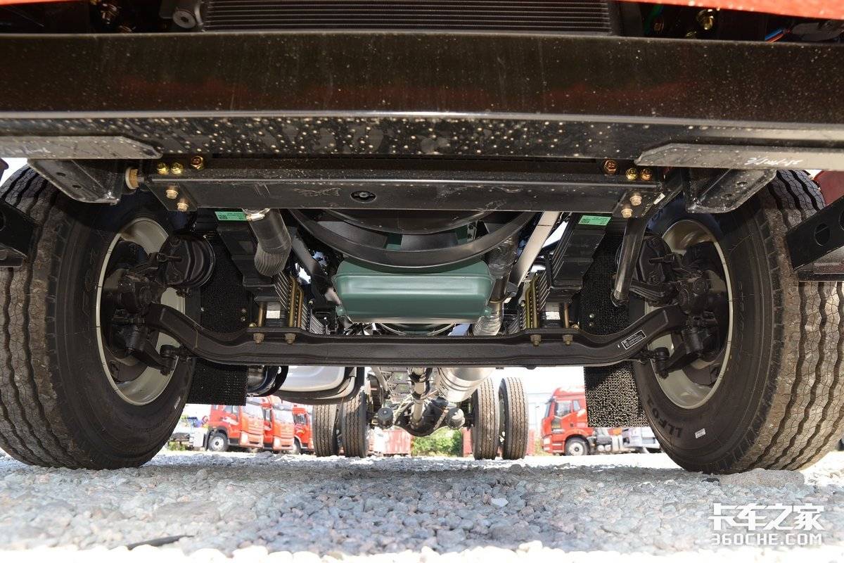 重载版5米8六缸中卡载货车,6.8米载货车公认油耗最低的4款车