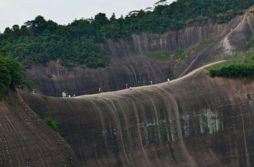 国内值得游玩的冷门景点,国内游玩最刺激的八个景点