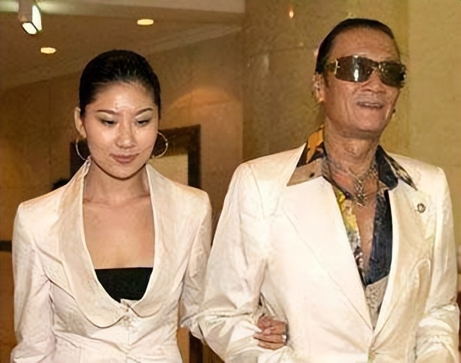 谢贤李小龙谁大,谢贤成龙