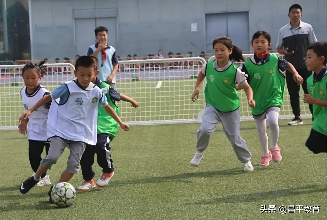 足球校园主题文化活动图片大全,让足球文化在校园足球中发扬光大