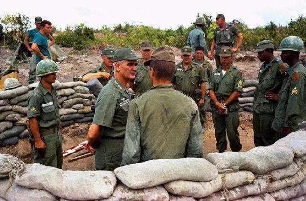 美军虐囚犯后果,美军虐囚行为