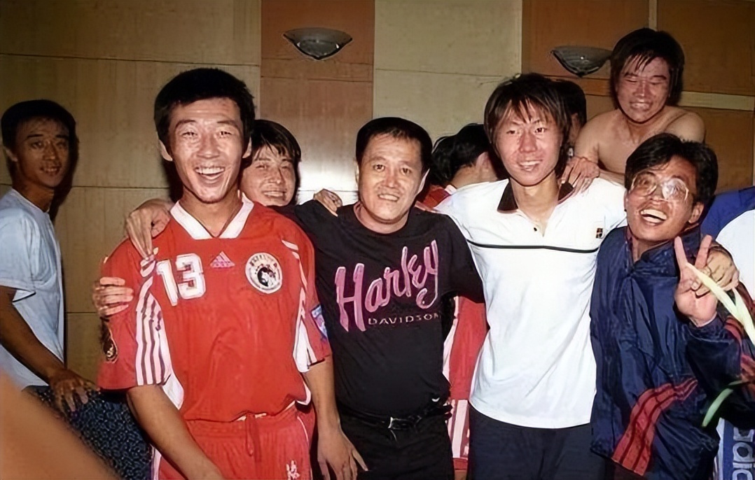 中国队足球水深,赵本山谈中国足球