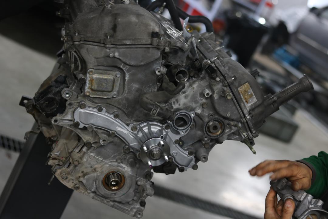 03年丰田霸道全车翻新多少钱,2004款丰田霸道拆车视频