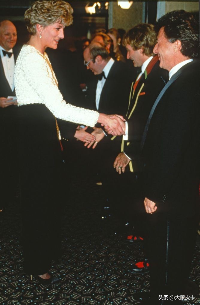 戴安娜王妃最美的十张照片,戴安娜年轻时的照片