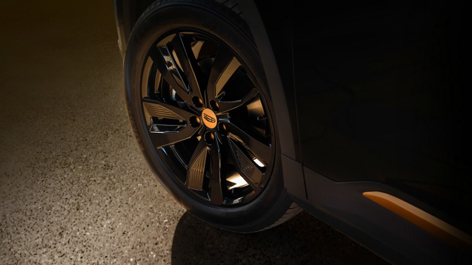 吉利豪越显示内部存储空间不足,吉利新款豪越6座空间