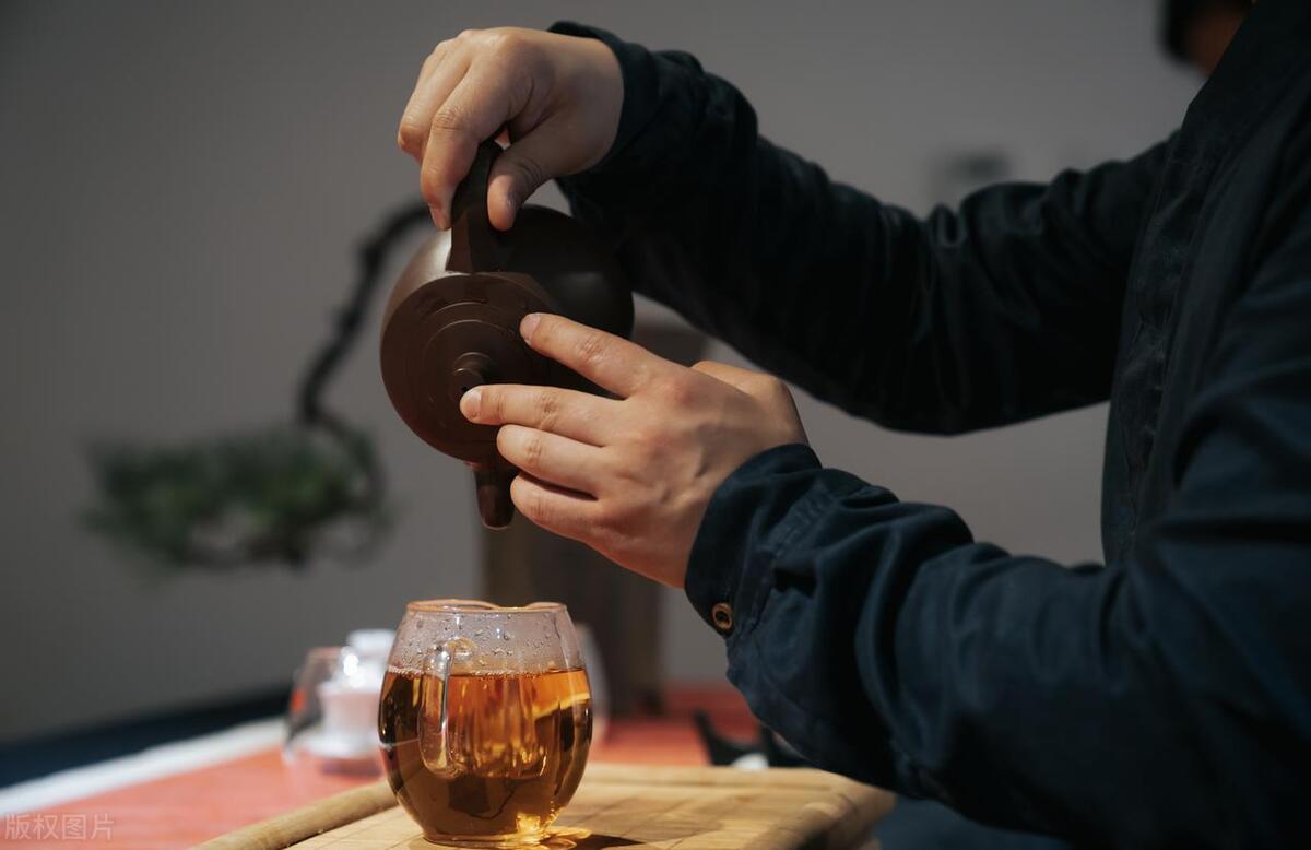 儿童夜尿多肾有问题吗,老年人夜尿频繁怎么回事如何治疗