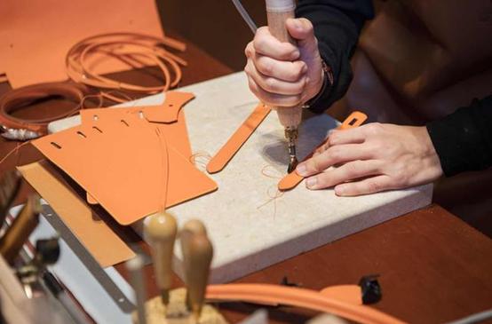 奢侈品专柜售假,奢侈品专柜折扣骗局曝光